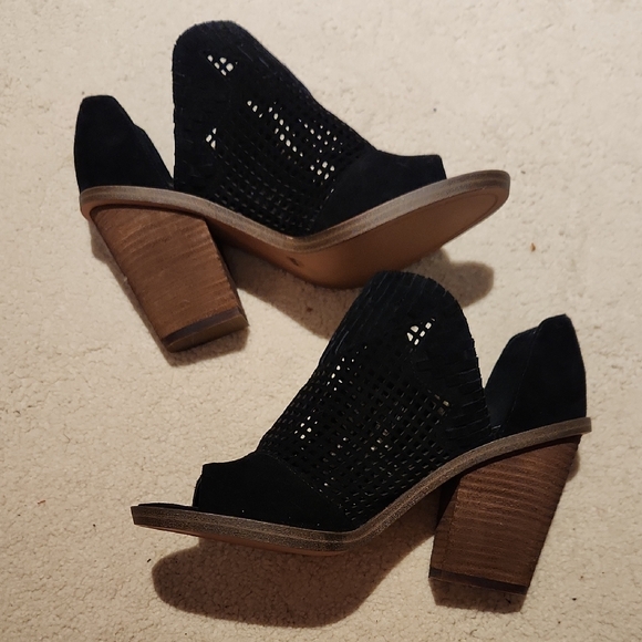 Vince Camuto Black and Brown Mules with Chunky Heel - Picture 5 of 5